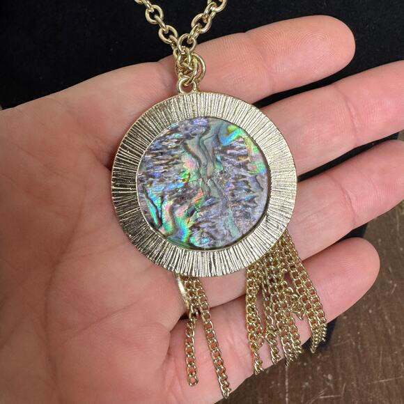 Boutique Silver Tone Pearlescent Medallion Tassel‎ charm long necklace - Picture 4 of 5